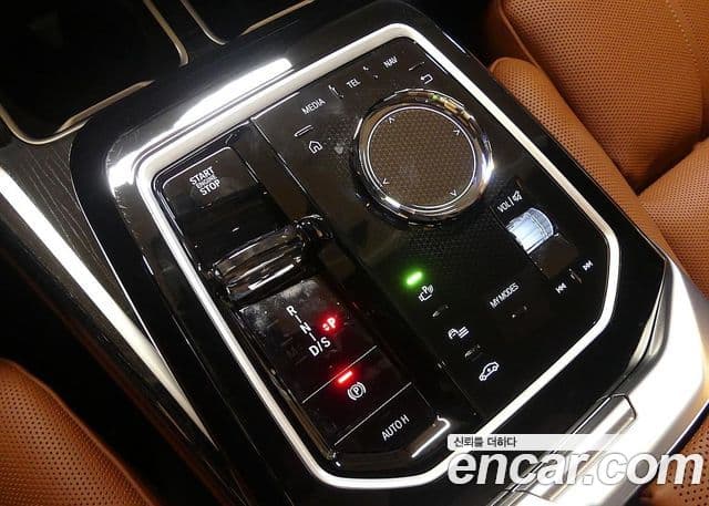 BMW 7 Series 2025 — ფოტო 7/20