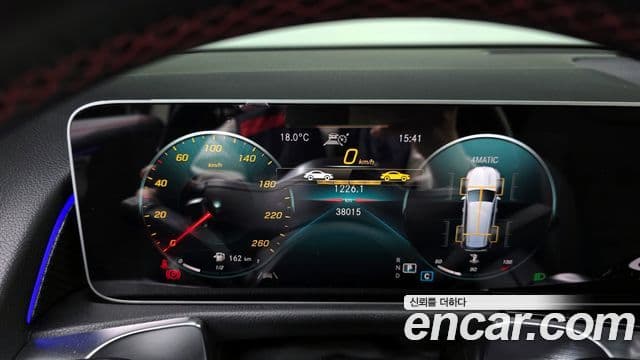 Mercedes-Benz GLB-Class 2020 — ფოტო 8/20