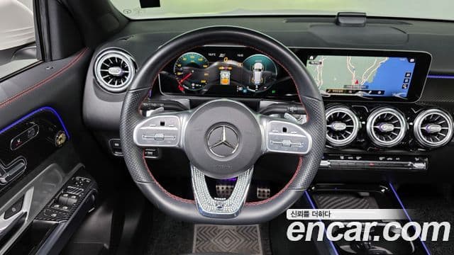 Mercedes-Benz GLB-Class 2020 — ფოტო 13/20