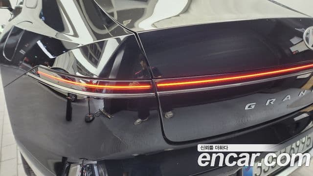 Hyundai Grandeur Hybrid 2023 — Photo 2/33
