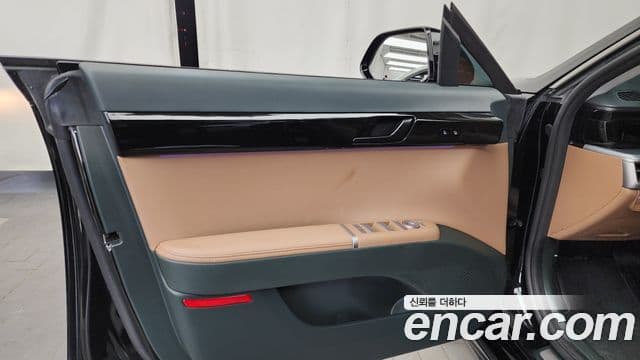 Hyundai Grandeur Hybrid 2023 — Photo 19/33