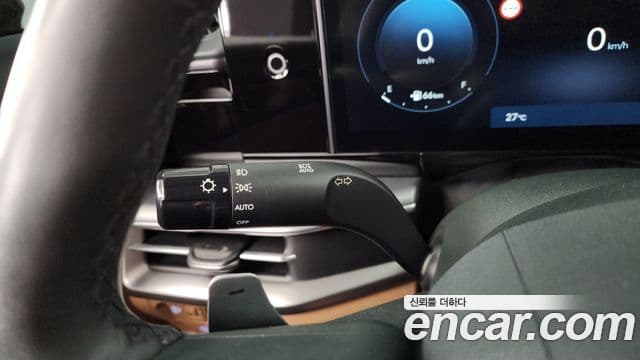 Hyundai Grandeur Hybrid 2023 — Photo 10/33