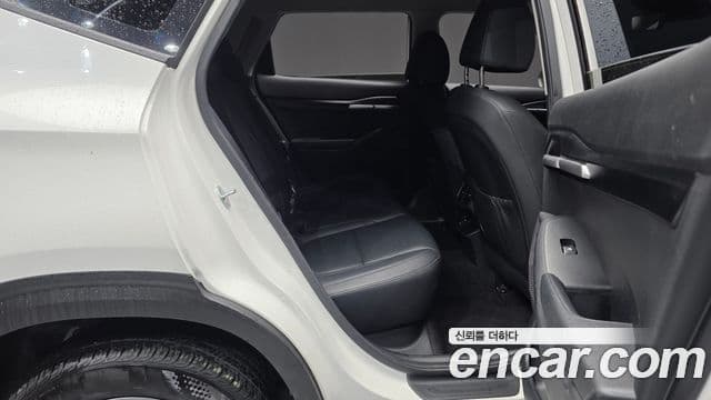 Kia Seltos 2023 — Şəkil 10/20