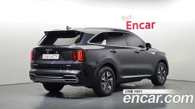 Kia Sorento 2023 — Фото 2/20
