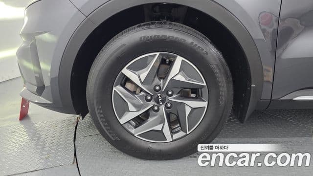 Kia Sorento 2023 — Фото 5/20