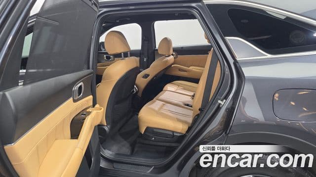 Kia Sorento 2023 — Фото 11/20
