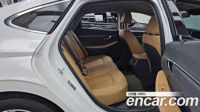 Hyundai Sonata 2020 — ფოტო 12/20