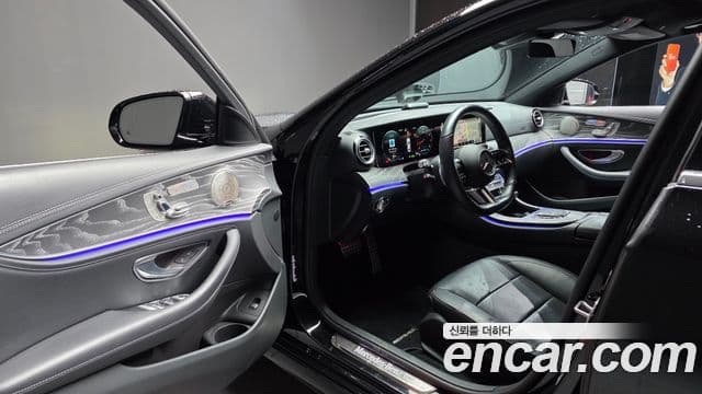 Mercedes-Benz E-Class 2022 — ფოტო 10/20