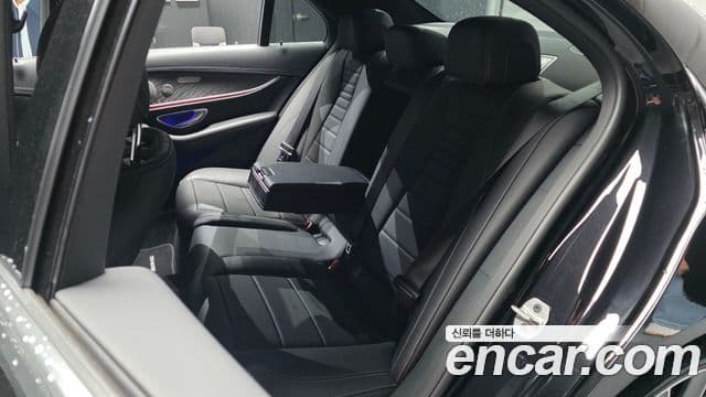 Mercedes-Benz E-Class 2022 — ფოტო 12/20