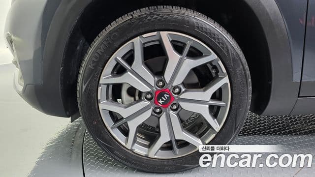 Kia Seltos 2020 — фото 5 из 20