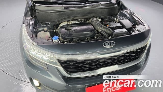 Kia Seltos 2020 — ფოტო 6/20