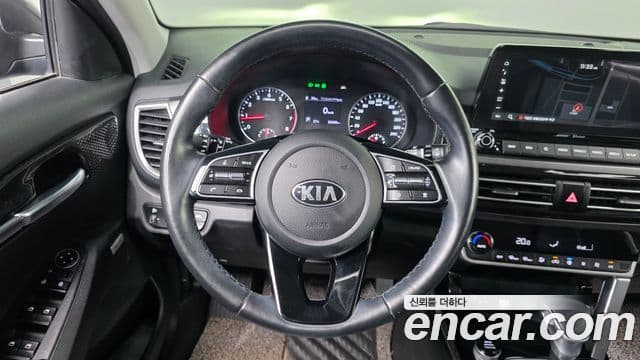 Kia Seltos 2020 — ფოტო 13/20