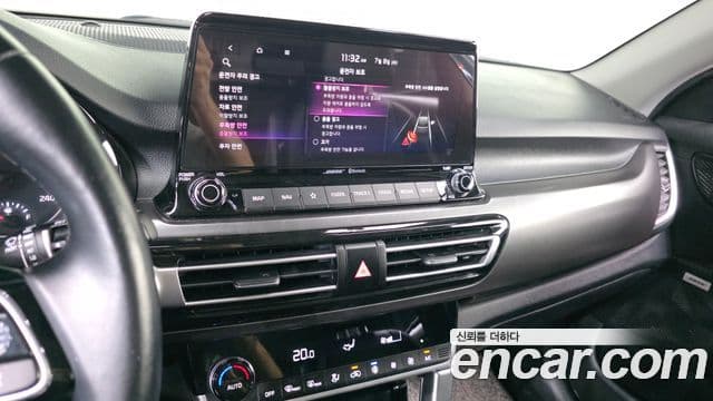 Kia Seltos 2020 — ფოტო 16/20