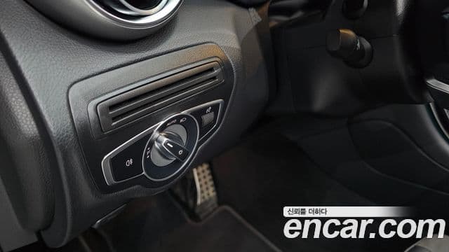 Mercedes-Benz GLC-Class 2021 — Photo 28/38
