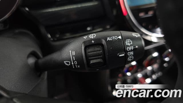 Mini Cooper Clubman 2023 — Фото 18/20