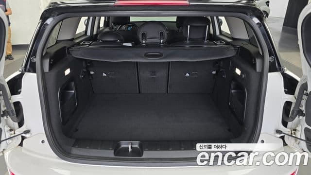 Mini Cooper Clubman 2023 — Фото 20/20