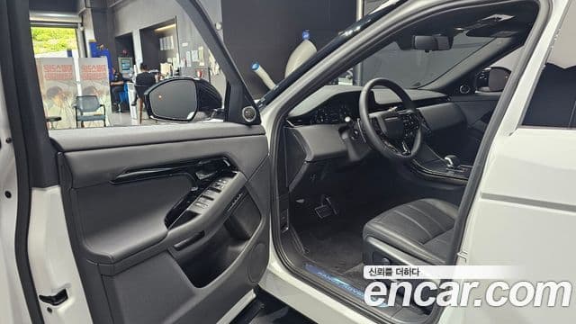 Land Rover Range Rover Evoque 2025 — ფოტო 10/20
