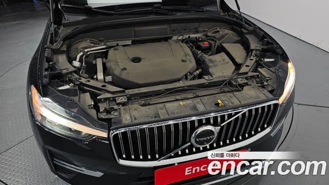 Volvo XC60 2022 — ფოტო 6/20