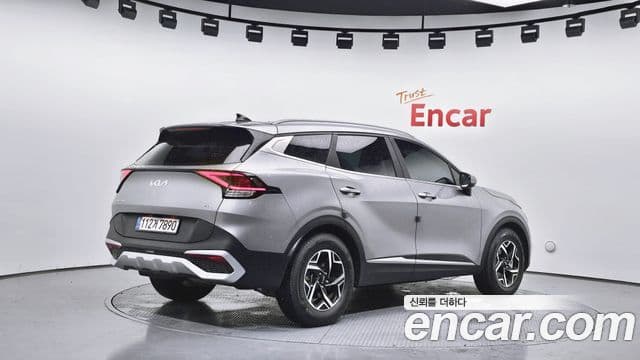 Kia Sportage 2021 — ფოტო 2/20