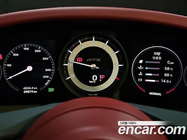 Porsche 911 2022 — ფოტო 17/20