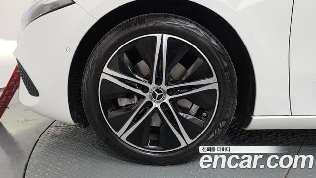 Mercedes-Benz A-Class 2024 — Şəkil 5/20