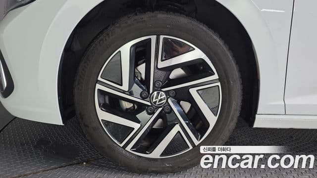 Volkswagen Jetta 2022 — ფოტო 5/20