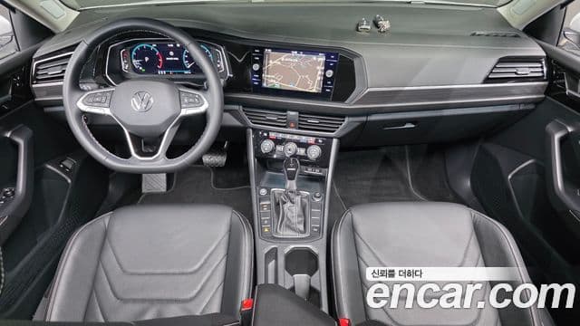 Volkswagen Jetta 2022 — ფოტო 7/20
