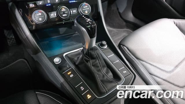 Volkswagen Jetta 2022 — ფოტო 9/20