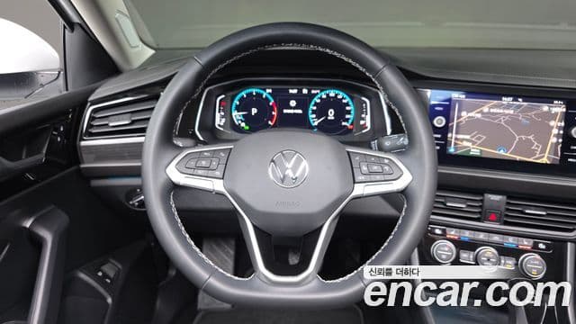 Volkswagen Jetta 2022 — ფოტო 14/20
