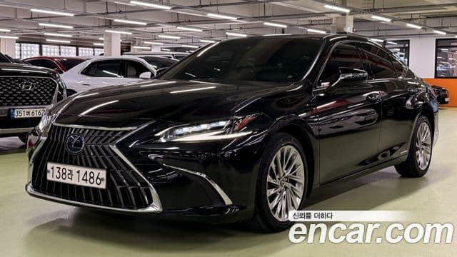 Lexus ES300h 2022 — Photo 3/20