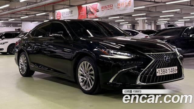 Lexus ES300h 2022 — Photo 14/20