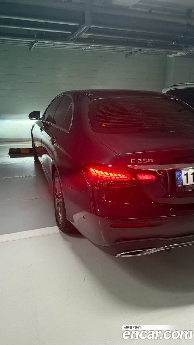 Mercedes-Benz E-Class 2022 — ფოტო 1/18