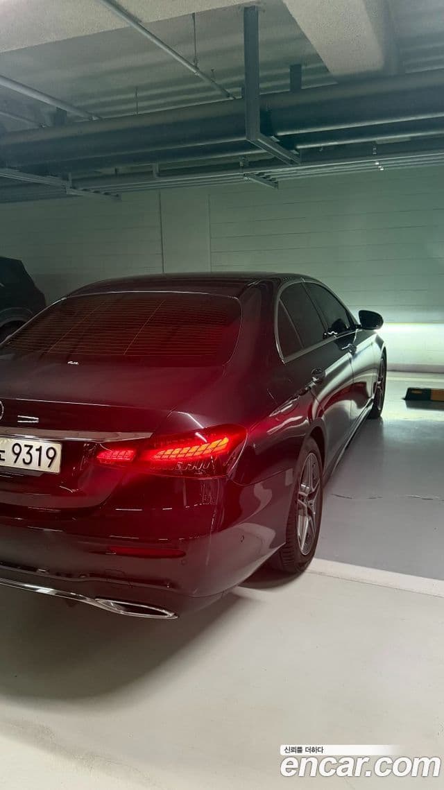Mercedes-Benz E-Class 2022 — ფოტო 4/18