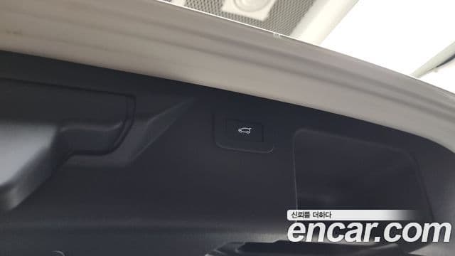 Land Rover Discovery Sport 2023 — Photo 29/33