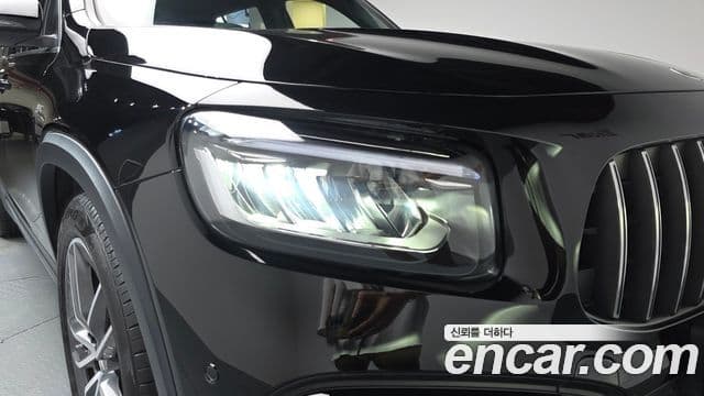 Mercedes-Benz GLB-Class 2025 — ფოტო 16/33