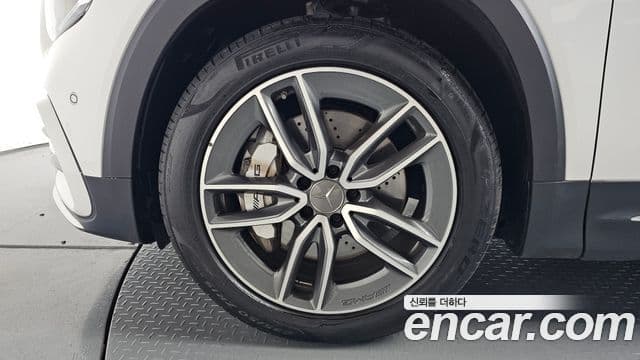 Mercedes-Benz GLB-Class 2025 — фото 5 из 20