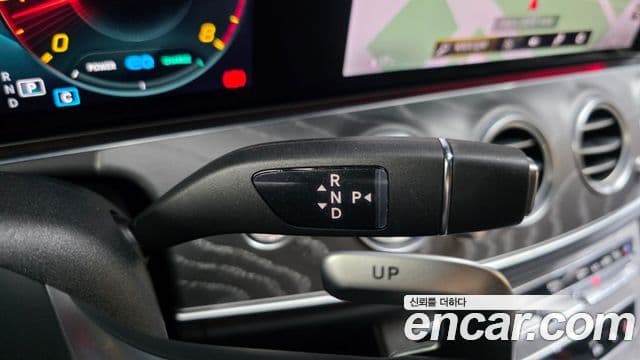 Mercedes-Benz E-Class 2022 — ფოტო 9/20