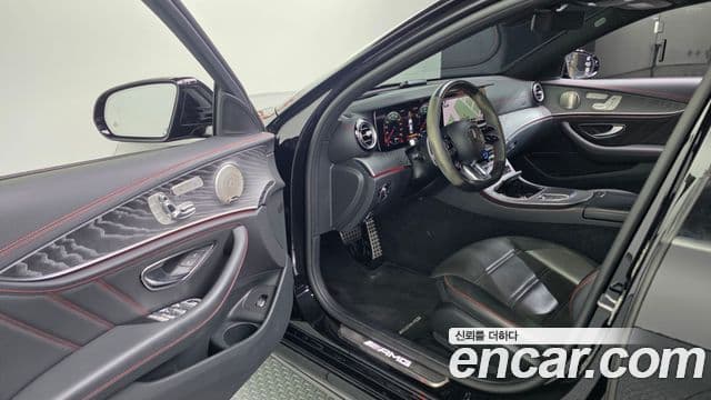 Mercedes-Benz E-Class 2022 — ფოტო 10/20