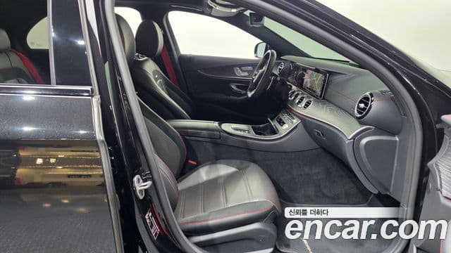 Mercedes-Benz E-Class 2022 — ფოტო 11/20