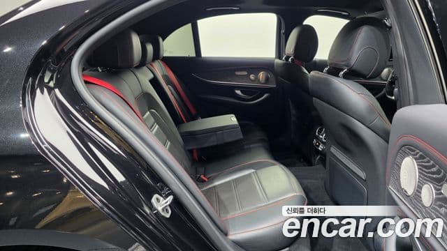 Mercedes-Benz E-Class 2022 — ფოტო 12/20