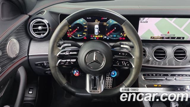 Mercedes-Benz E-Class 2022 — ფოტო 13/20