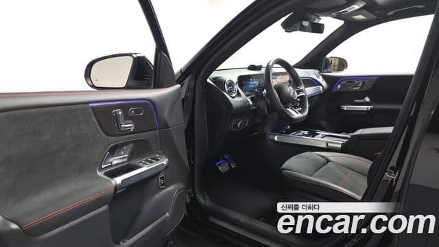 Mercedes-Benz GLB-Class 2025 — Фото 10/20