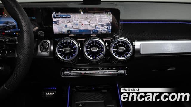 Mercedes-Benz GLB-Class 2025 — Фото 13/20