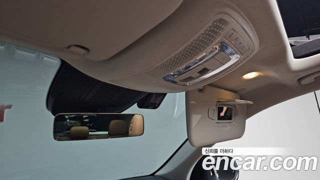 Mercedes-Benz GLE-Class 2025 — Photo 32/39