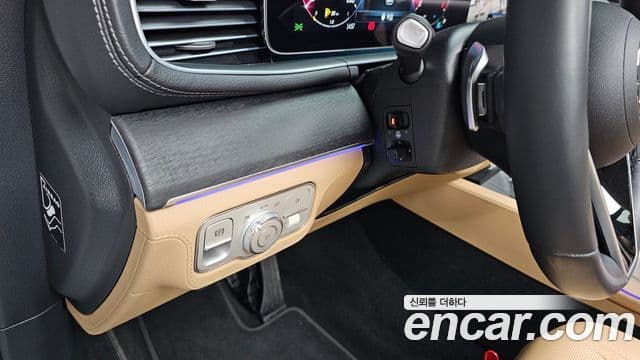Mercedes-Benz GLE-Class 2025 — Photo 14/39