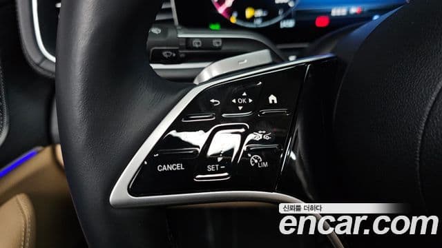 Mercedes-Benz GLE-Class 2025 — Photo 20/39