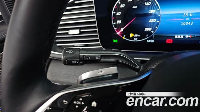 Mercedes-Benz GLE-Class 2025 — Photo 19/39