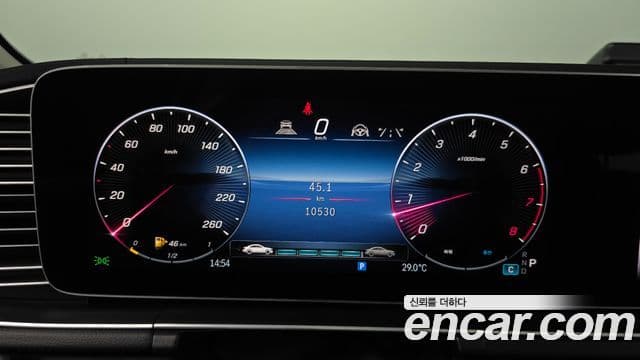 Mercedes-Benz GLE-Class 2025 — ფოტო 8/20