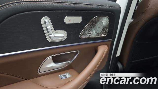 Mercedes-Benz GLE-Class 2025 — ფოტო 19/20