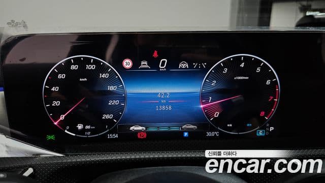 Mercedes-Benz CLA-Class 2025 — Şəkil 8/20